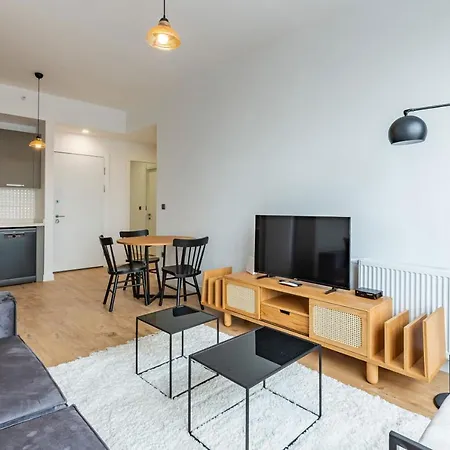 Modern With Fantastic City View In Kadikoy